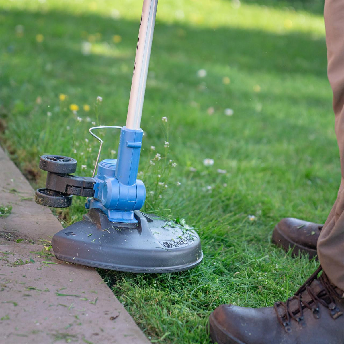 Hyundai 20V Cordless Grass Trimmer 30cm Cut, 2.0Ah Battery, Charger – Lightweight & Powerful, 3 Year Warranty | HY20CGT