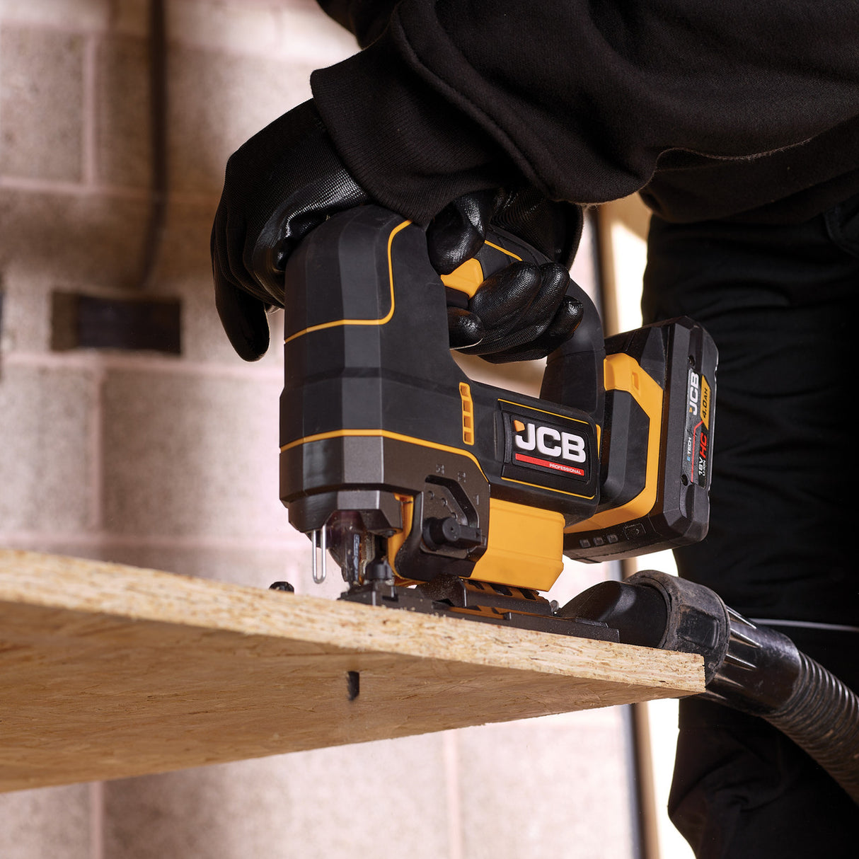 JCB Pro 18V Jigsaw, 135mm Cut, Brushless Motor, 4-Stage Pendulum Action (Bare Tool) | JCB-18PJS-DG
