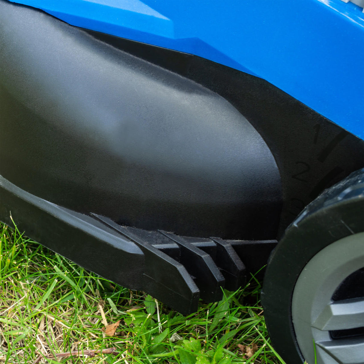 Hyundai 12.6'' / 32cm 40V Cordless Lawnmower Rear Roller 2.5Ah Li-Ion Battery Powered | HYM40LI330P