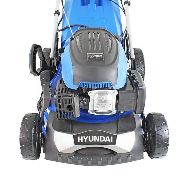 Adjustable cutting heights mower