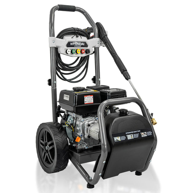 Durable 10m high-pressure hose: Provides excellent working range to reach restricted areas without manoeuvring the machine