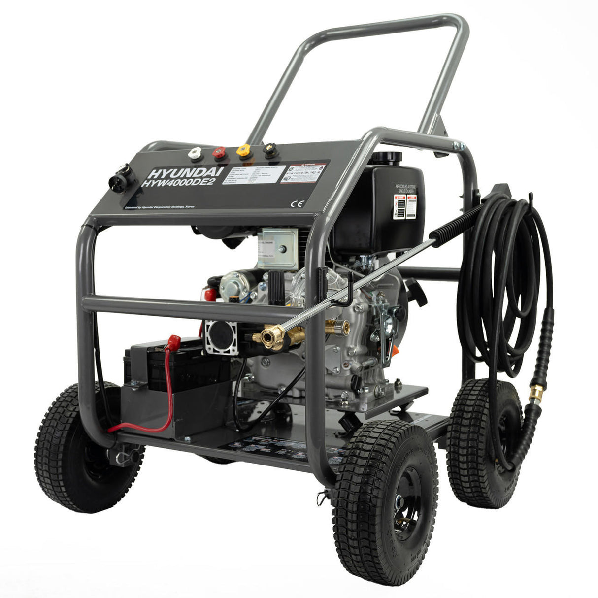 Durable 10m high-pressure hose: Provides excellent working range to reach restricted areas without manoeuvring the machine