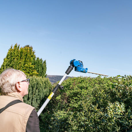 450mm dual-action blade: Laser-cut blade ensures clean, sharp cuts with reduced vibration