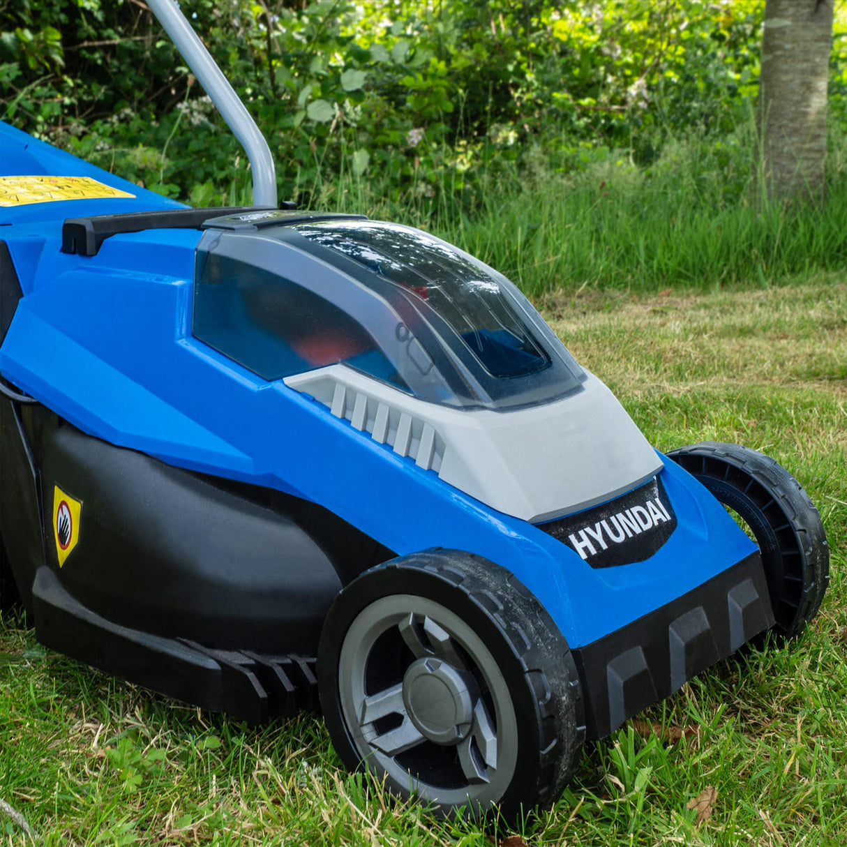 Hyundai 12.6'' / 32cm 40V Cordless Lawnmower Rear Roller 2.5Ah Li-Ion Battery Powered | HYM40LI330P